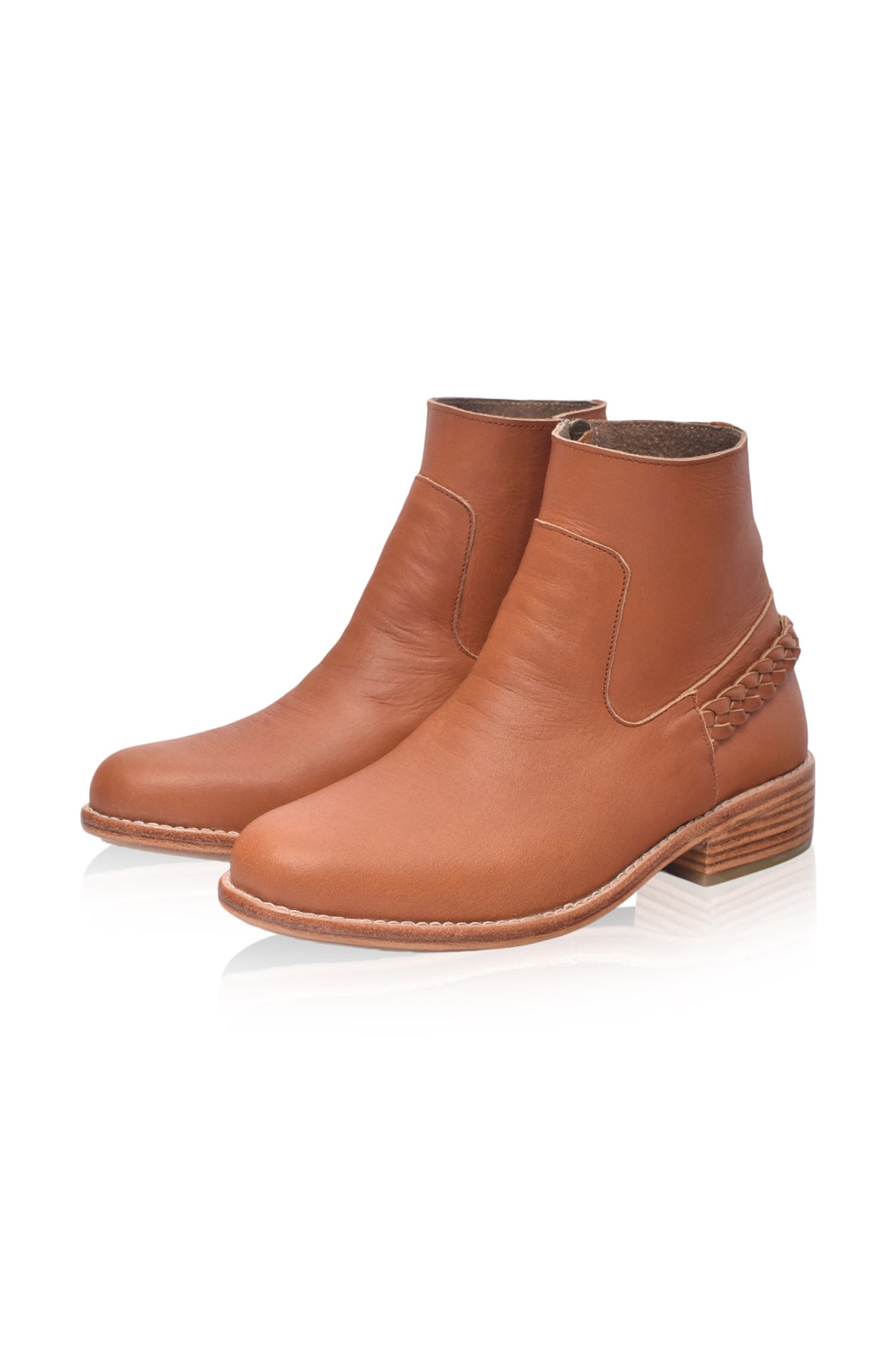 Chelsea Ankle Leather Boots — Off-Duty Cool