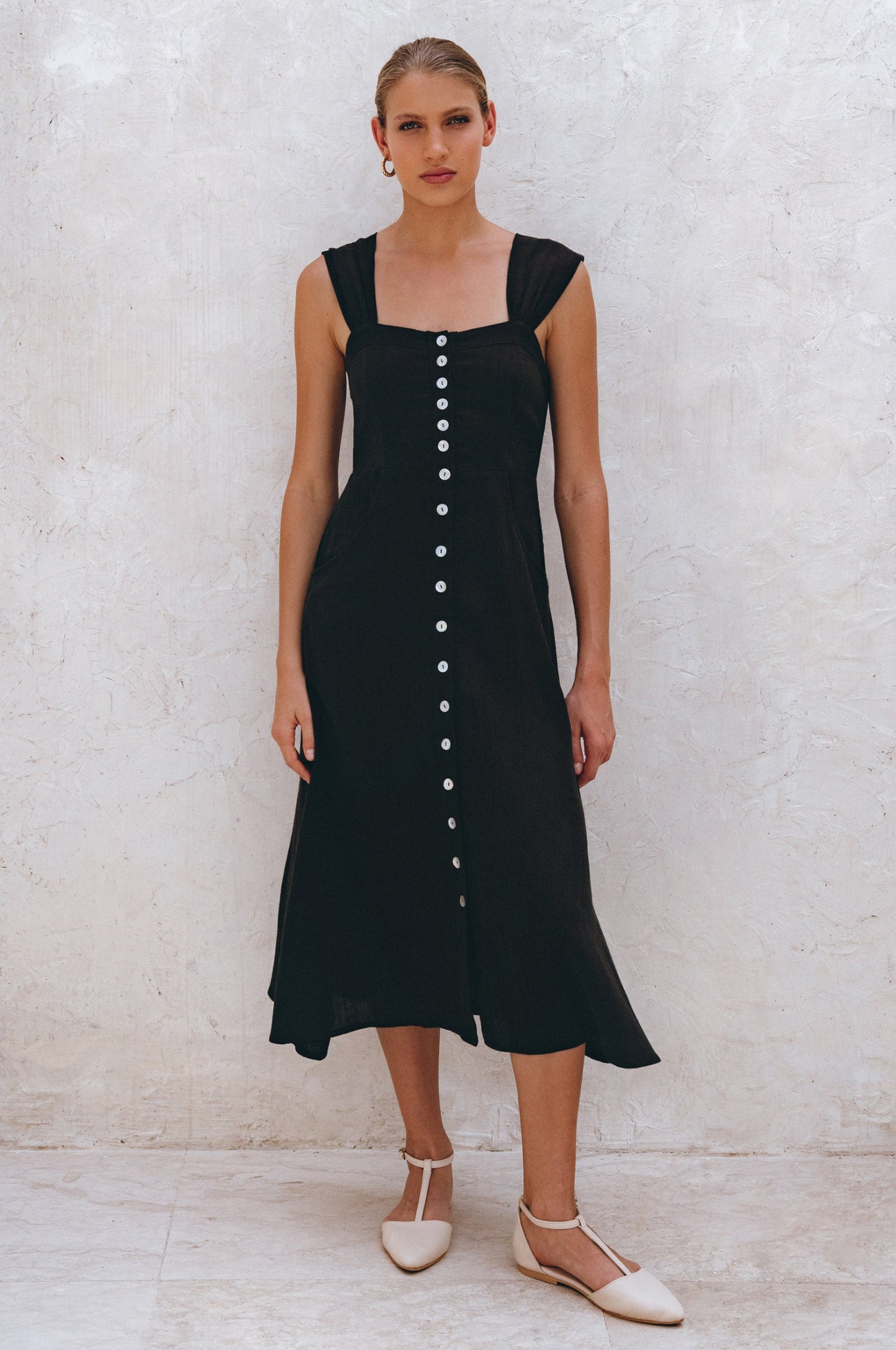 Minimal Linen Midi Dress — Clean Lines