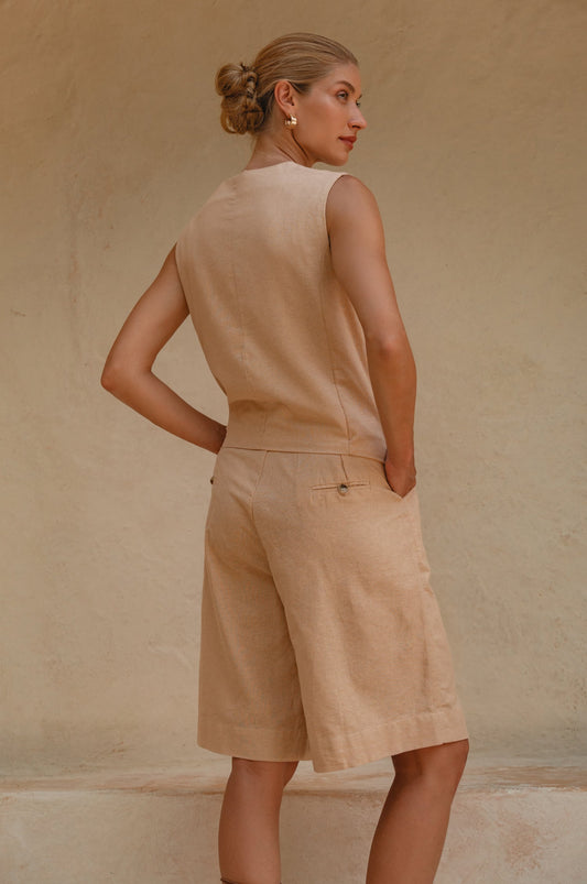 The Off-Duty Linen Vest